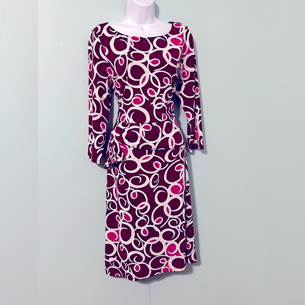Triuhuology Dress Size 10 Burgundy‎ White
